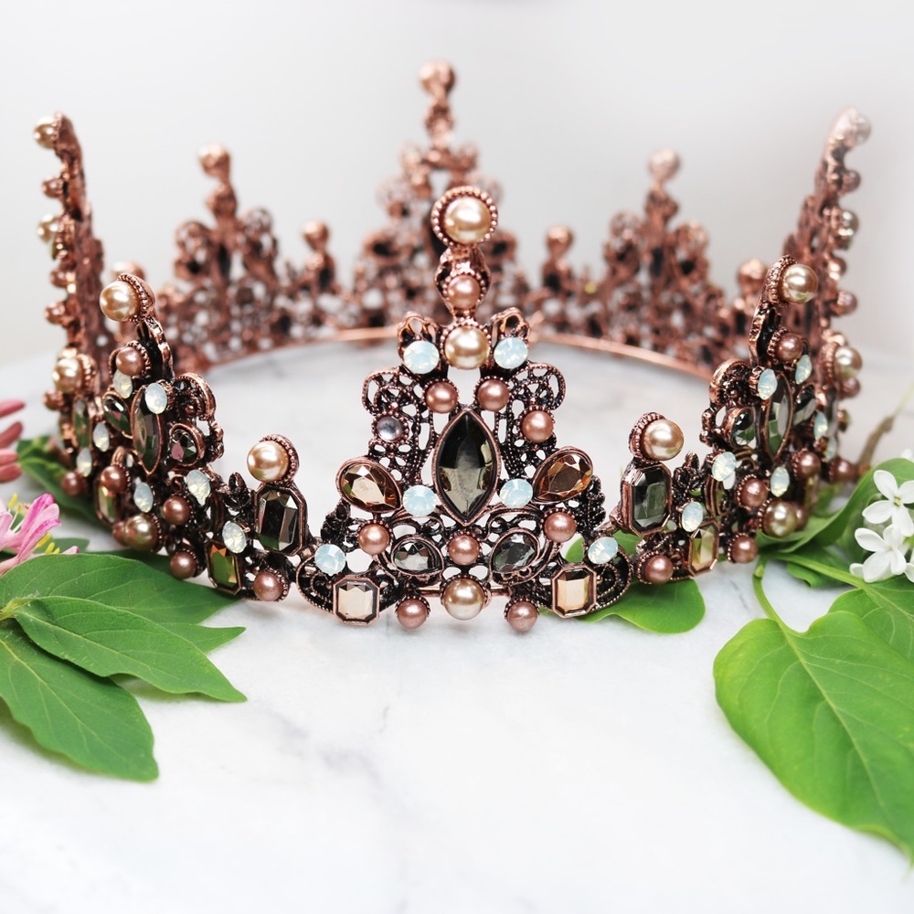 🎉 Host Pick Crown Champagne Pearls/Smoky Crystals